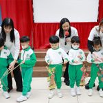 低班參與「皮影白蛇傳~演出暨示範講座」